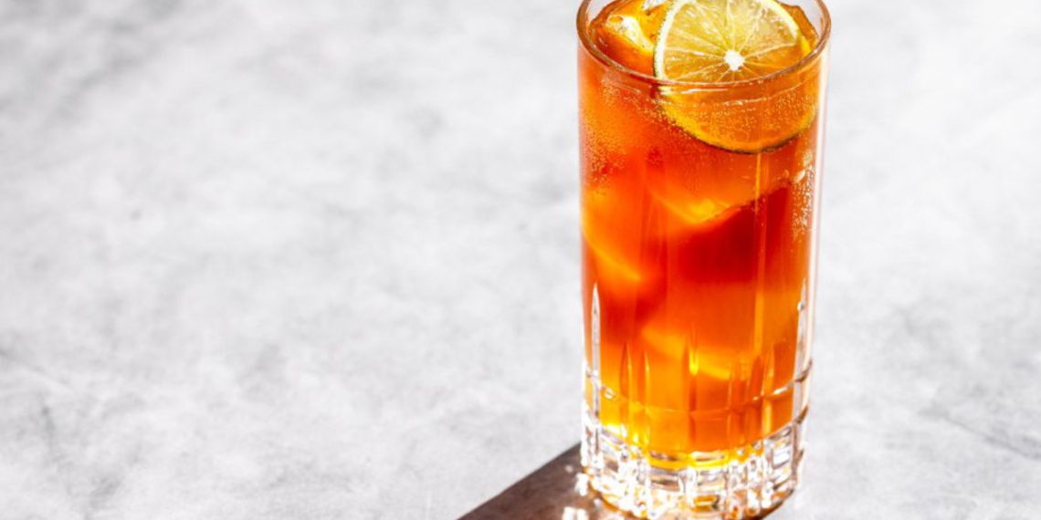 Dark 'n' Stormy kokteilis