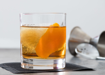 Rum Old Fashioned kokteilis